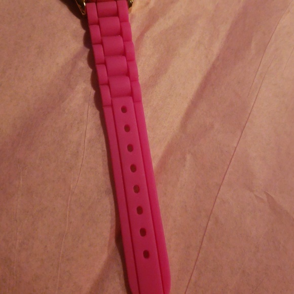 Watch - Picture 4 of 5